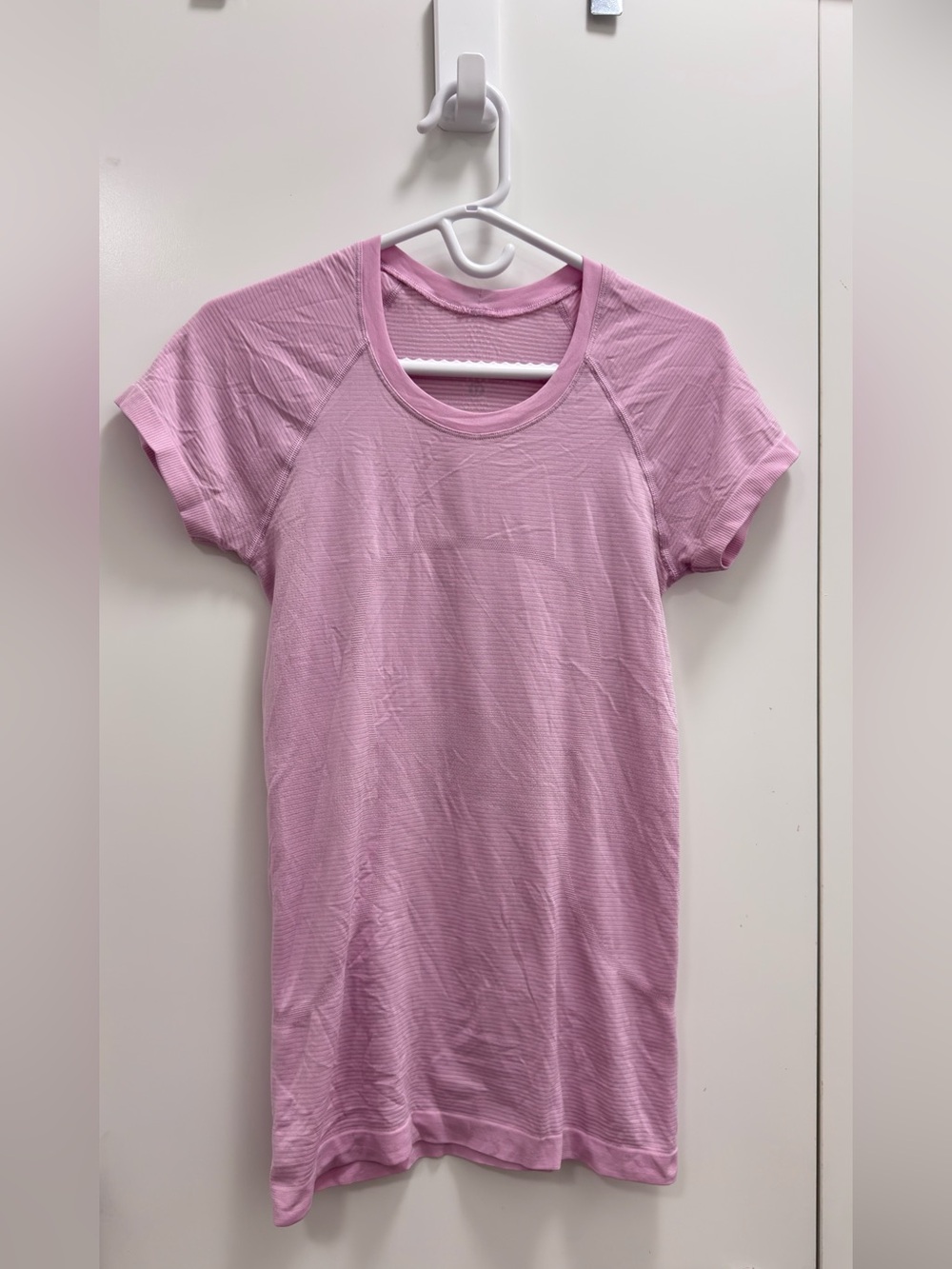 Lululemon Swiftly Tech Women's Pink Short Sleeve T shirt size 6